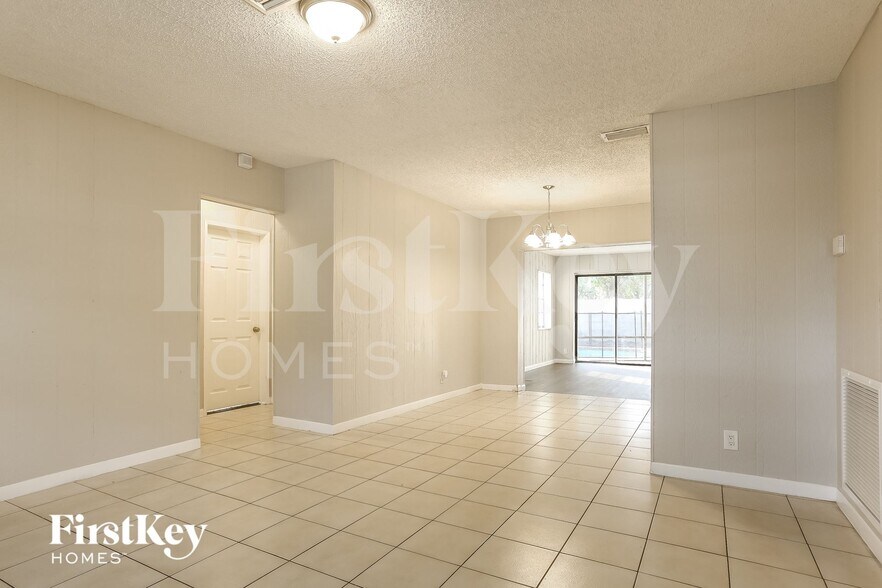 Building Photo - 6100 Harding St