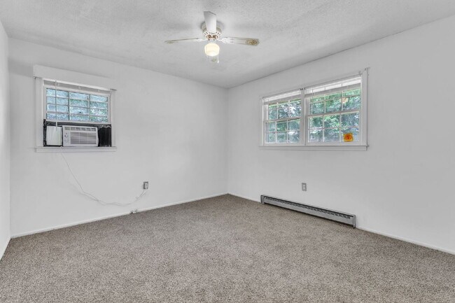 Building Photo - Charming 3-Bed, 2-Bath Haven in Anderson w...