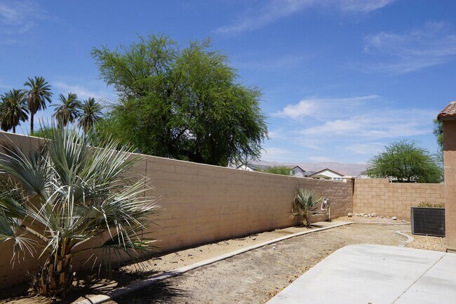Building Photo - 84030 Colibri Ct