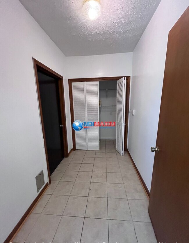Building Photo - Renovated ranch in the SPRAYBERRY cluster ...