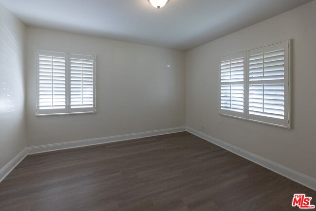 Building Photo - 4360 Kraft Ave