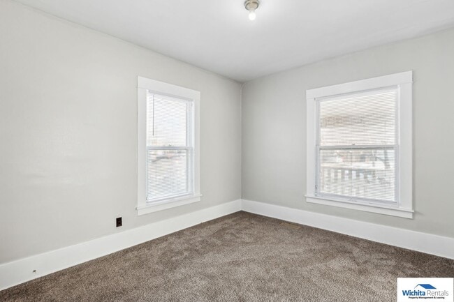 Building Photo - 1717 S Water St