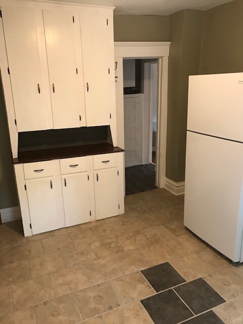 Kitchen - 423 W Shiawassee St