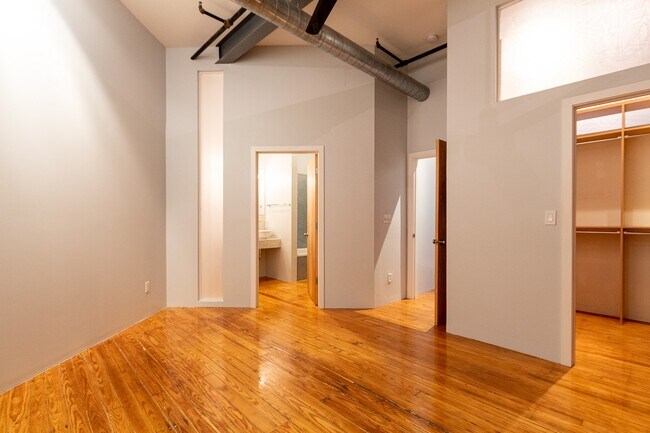 Building Photo - 2401 S 12th St