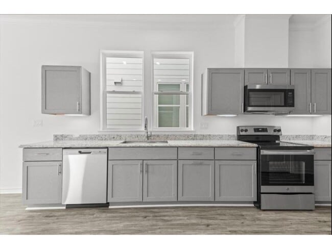 Building Photo - 3233 Real St