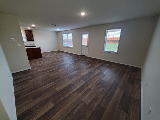 Building Photo - 743 Retama Pass