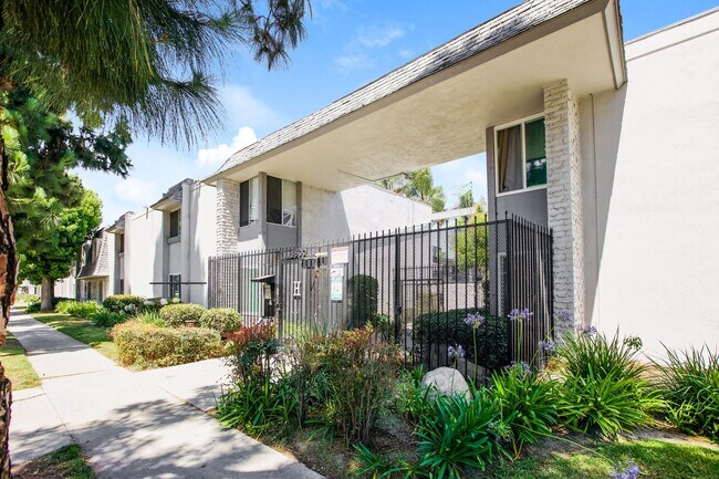 Building Photo - Great 1 Bedroom Condo in Long Beach!