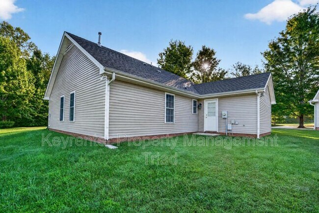 Building Photo - 6219 Black Willow Dr