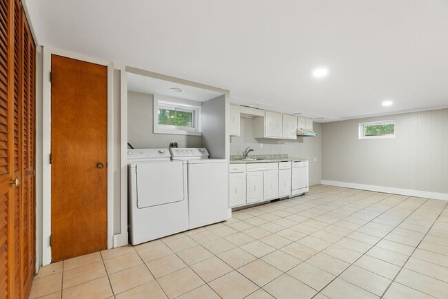 Building Photo - 16 Paulson Dr