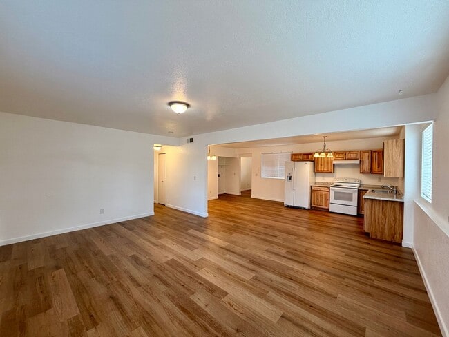 Building Photo - 1330 17th Ave