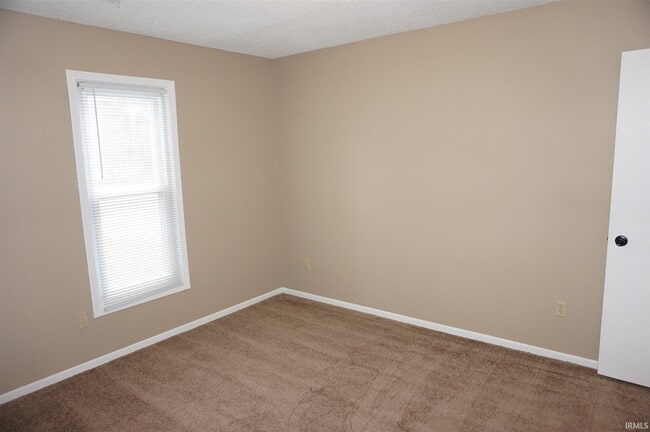 Building Photo - 7231 Elmbrook Dr