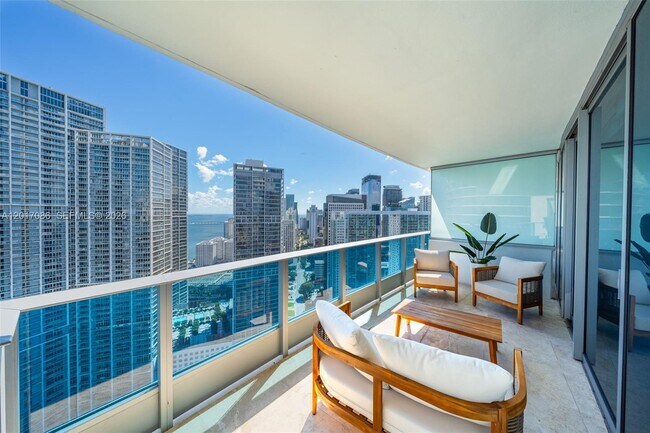 Building Photo - 200 Biscayne Blvd Way