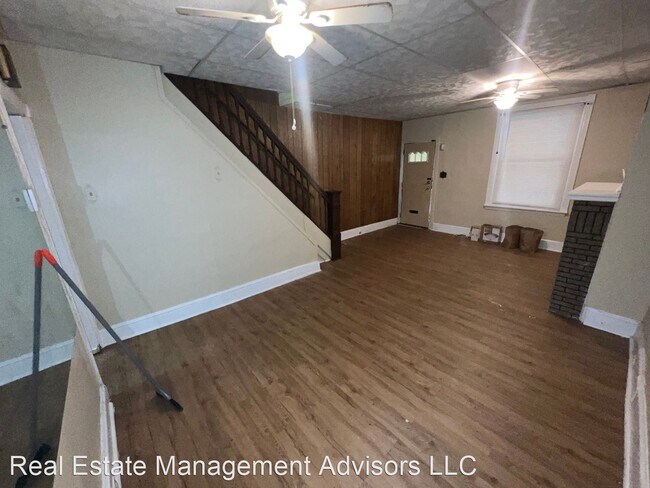 Building Photo - 3 br, 1 bath House - 1332 N Wanamaker St.