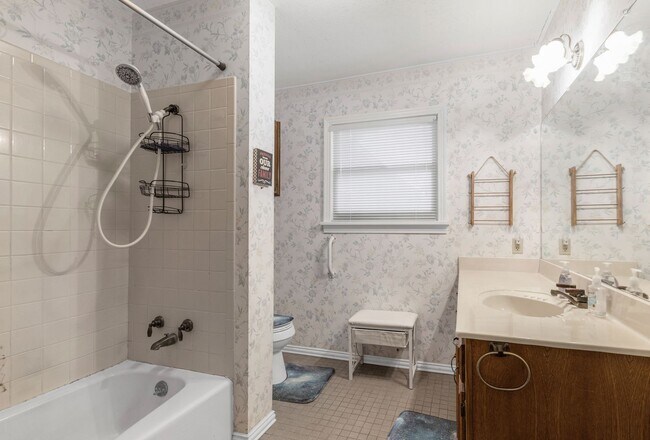 Building Photo - 4269 Wilcox Ln