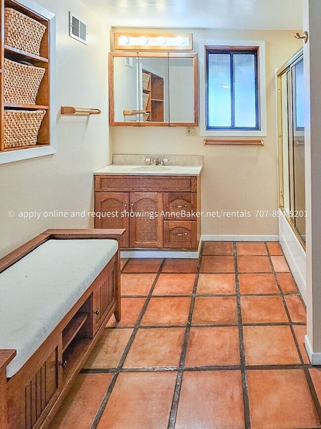 Building Photo - Exquisite Home among the Oak Trees