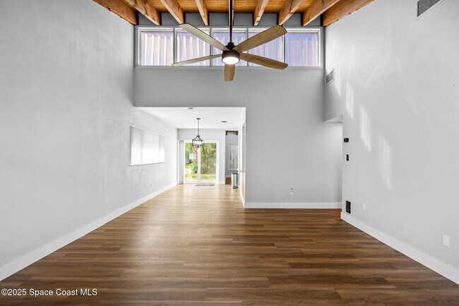 Building Photo - 500 Summerset Ct
