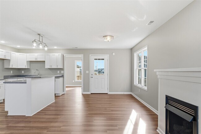 Building Photo - 15 Paislynne Ct