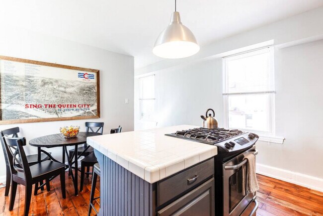 Building Photo - 1614 Mansfield St