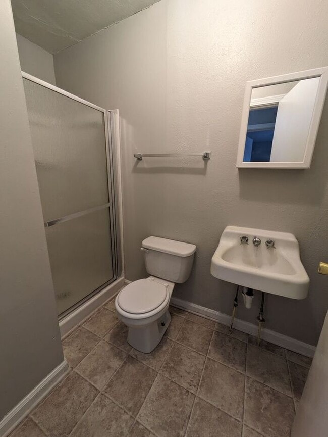 Building Photo - 2BD/1BA Unit in HIckory