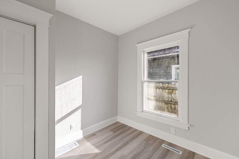 Building Photo - 1702 Logan Ave