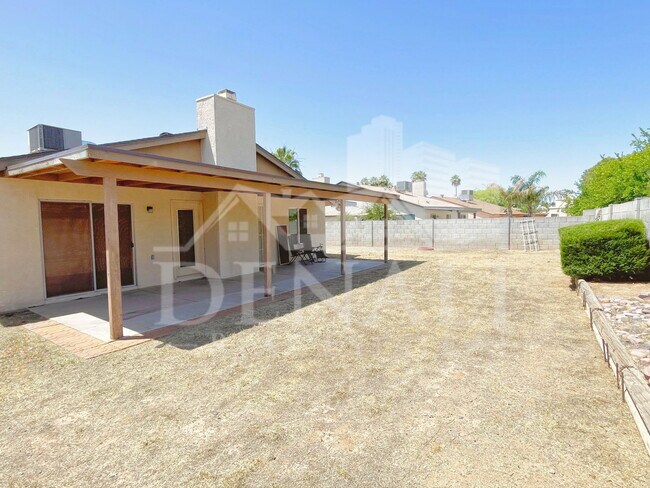 Building Photo - 6816 E Kings Ave