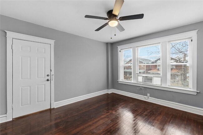 Building Photo - 4234 Dewey Ave