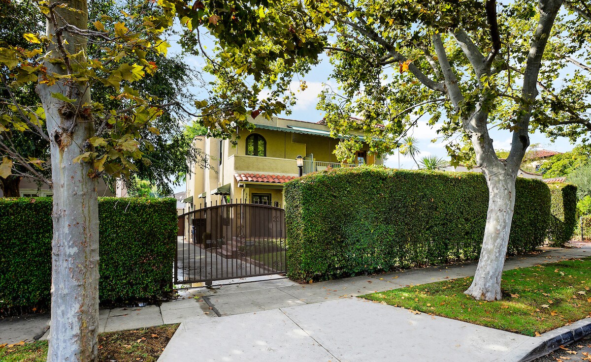 Building Photo - 823 N Harper Ave