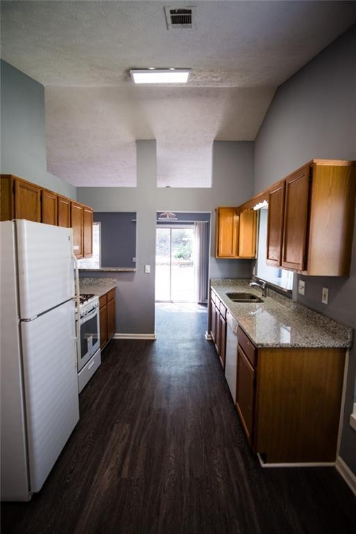 Building Photo - 4885 Streamside Dr
