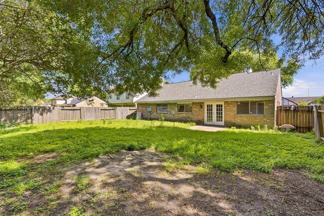 Building Photo - 12318 Fetlock Dr