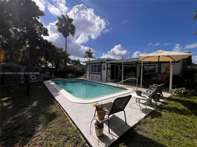 Building Photo - 12381 NW 29th Manor