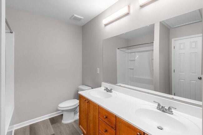 Building Photo - Hidden Gem in East Charlotte - 3 Bedrooms, Prime Location