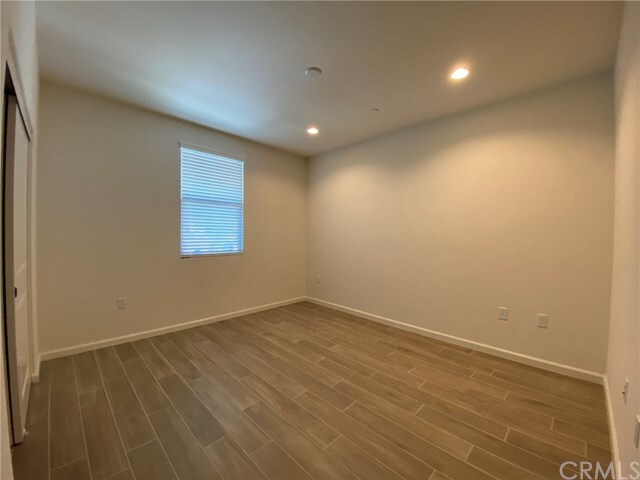 Building Photo - 220 Buena Vida Dr