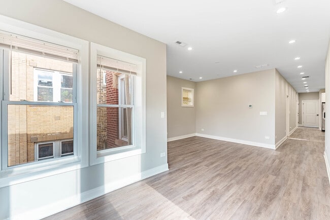 Building Photo - 4937 N Albany Ave