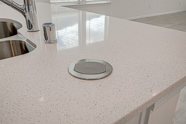 Building Photo - 7138 Glennwick Grv Ln