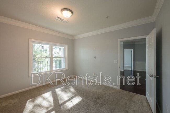 Building Photo - 1850 Cotillion Dr