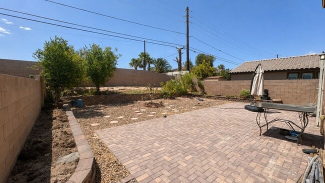 Building Photo - NO HOA | 2 Story New Paint | New Appliances | Bedroom & Full Bath Downstairs