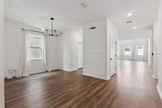 Building Photo - 756 Steerview St