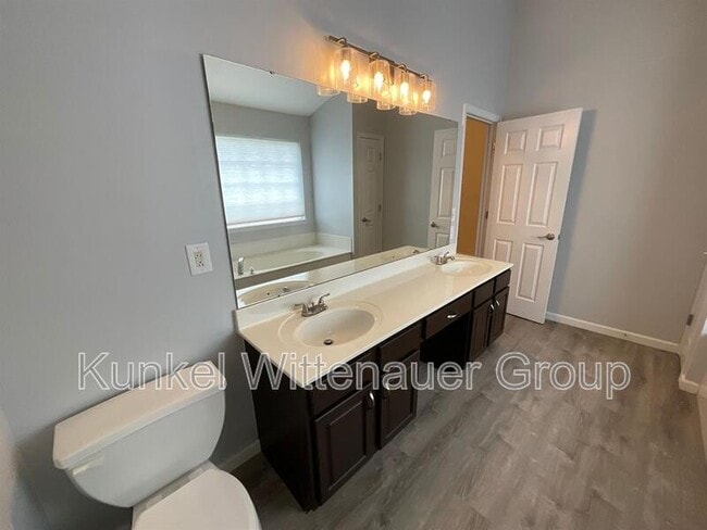 Building Photo - 2244 Haverford Dr
