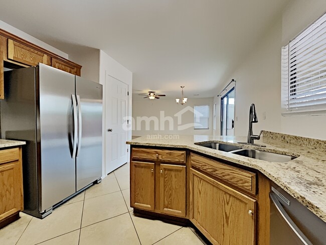 Building Photo - 341 W Amber Hawk Ct