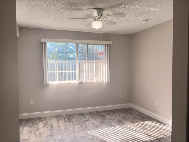 Building Photo - 2119 SE 10th Ave