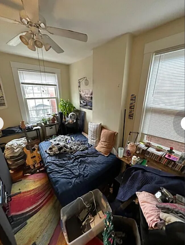 Building Photo - 4 Bedroom House Available Next to UC Campus