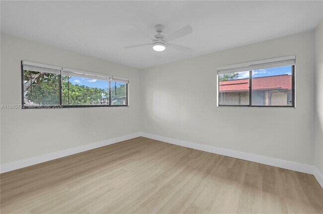 Building Photo - 10959 W Clairmont Cir