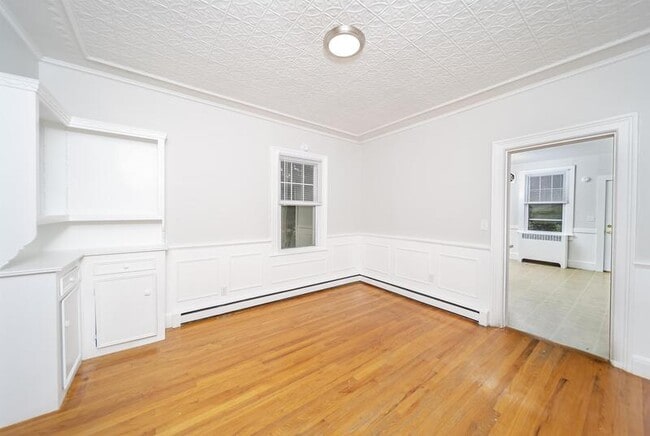 Building Photo - 11 Mann Ave