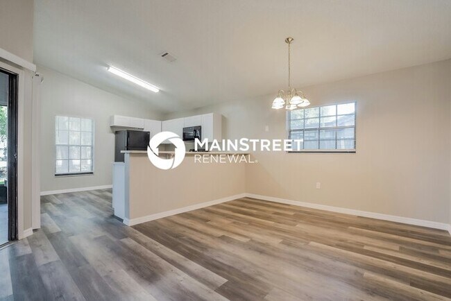 Building Photo - 3 Bedroom Pet-Friendly Home in KISSIMMEE, FL with Main Street Renewal