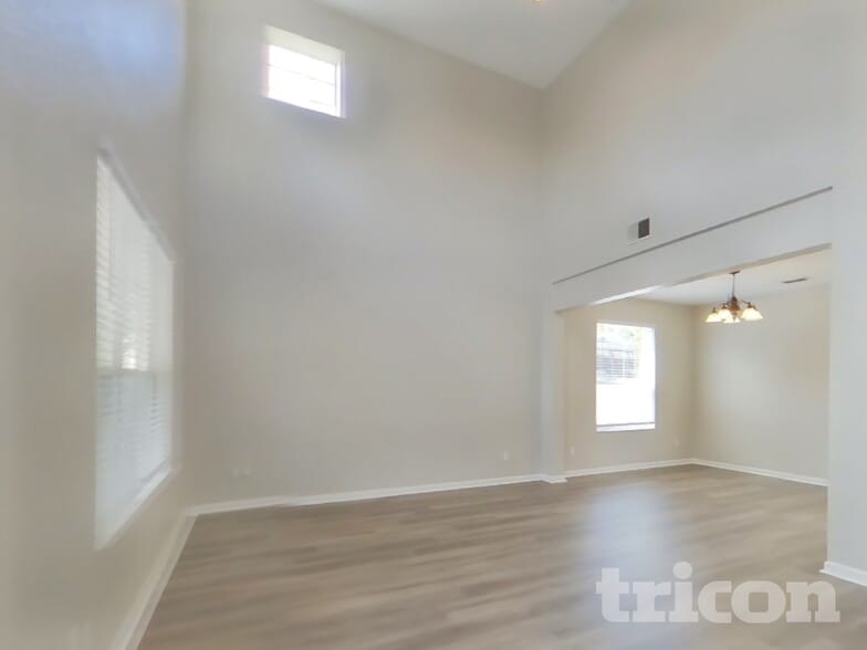 Building Photo - 13309 Fernow St