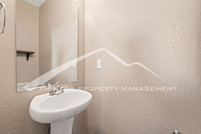 Building Photo - 6684 Thicket Pass Ln