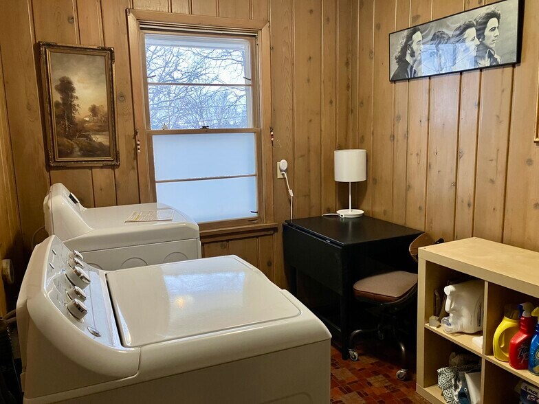 Building Photo - 2381 Buford Ave