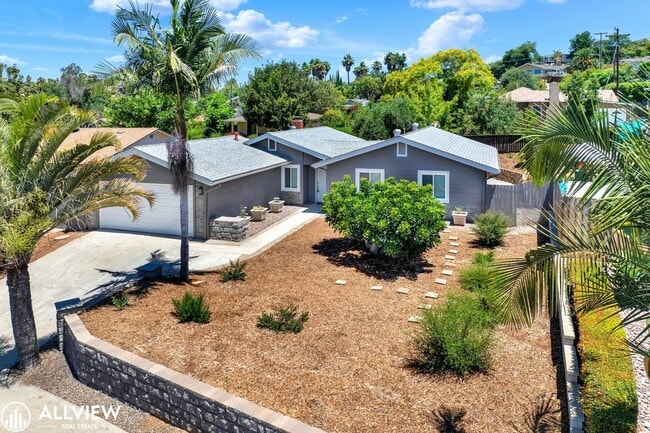 Building Photo - Newly Remodeled 4-Bedroom Gem with Spaciou...