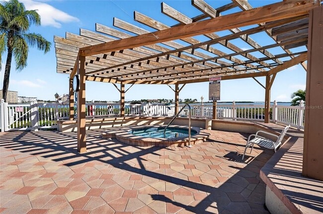 Building Photo - 6218 Palma Del Mar Blvd S