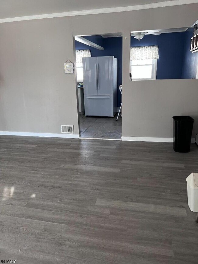 Building Photo - 126 Metro Trail